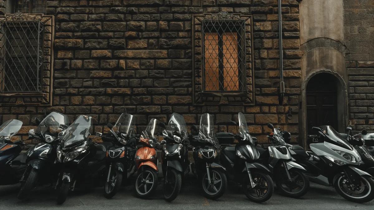 Having extensively researched motorcycle rental providers in Portugal and gaining hands-on experience, we confidently recommend the best option.